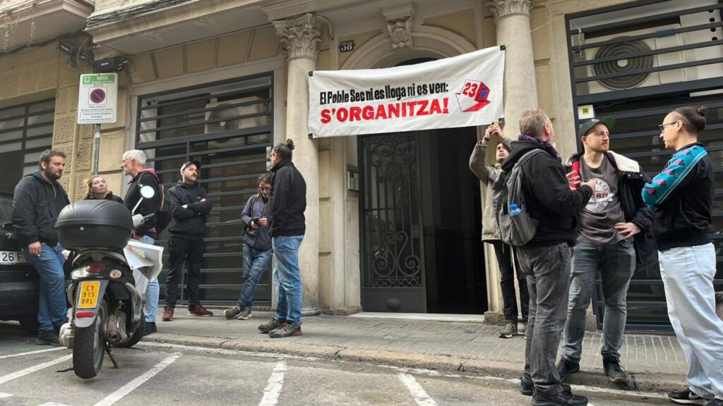 desnonament-poblesec-0212224-1024×576-1