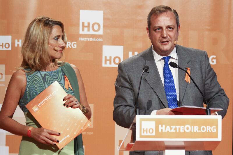 Almudena_Negro_y_Luis_Losada_presentaron_los_Premios_HO_2014