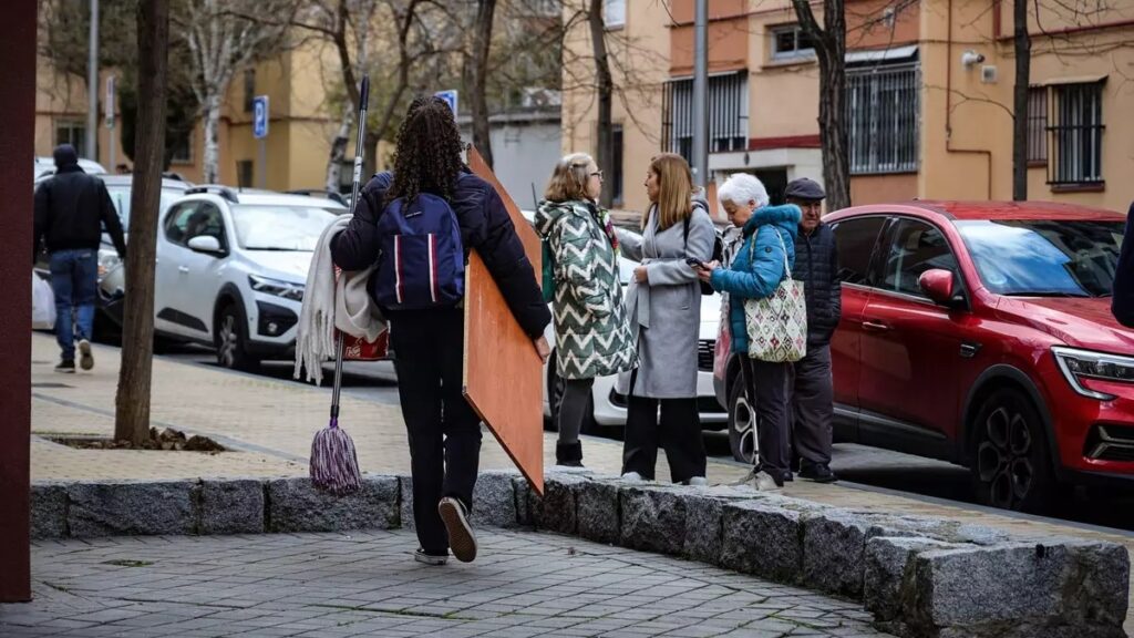 Desahucio-emprendido-por-mafiosos-circlevilla-contra-abuela-y-dos-menores-huerfanos-en-Villaverde-madrid-4