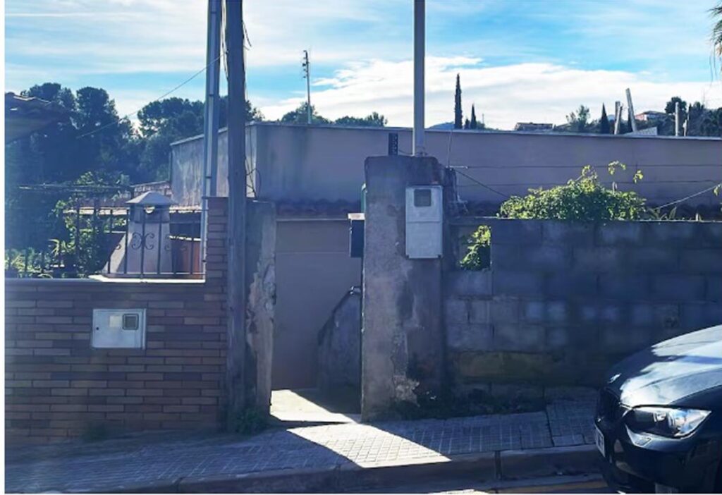 Divarian-de-Cerberus-de-la-familia-Aznar-Botela-desahucian-a-Zhora-y-Abdul-3