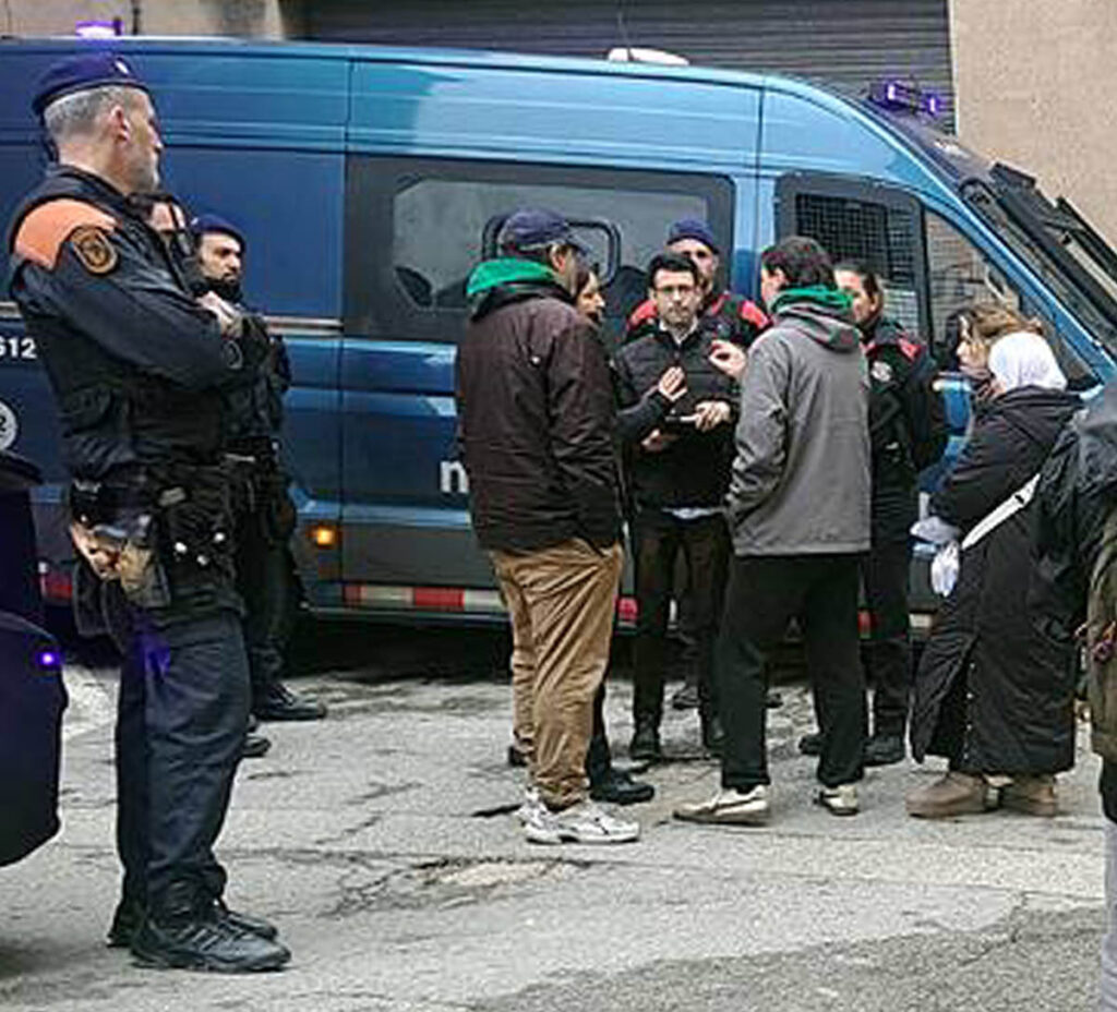 Desaucio-por-los-mafiosos-de-Divarian