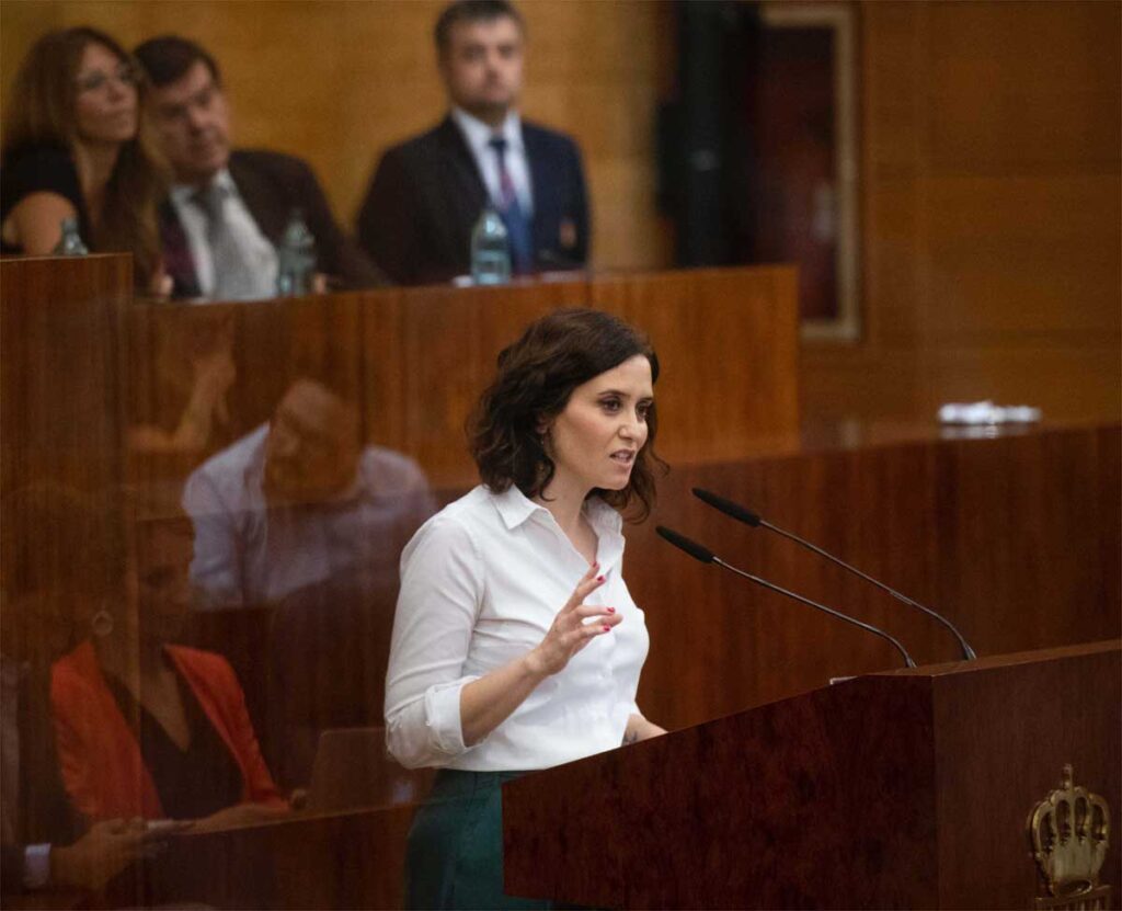 Investidura_de_la_mafiosa_y-fascista_Isabel_Díaz_Ayuso copia