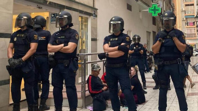 Jauria-de-defensores-de-los-especuladores-inmobiliarios-copia-1