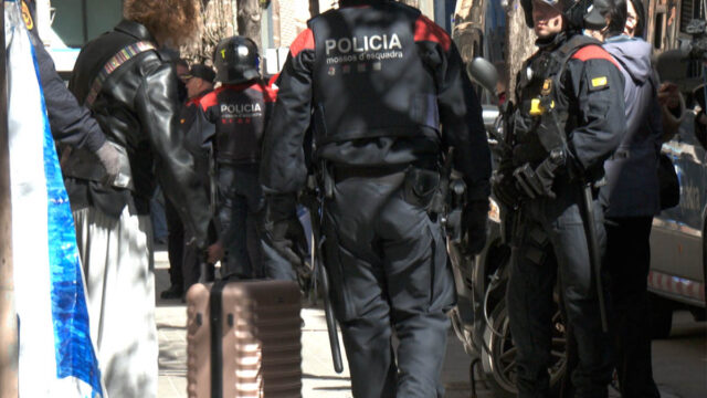 Mercenarios-de-promontoria-coliseum-real-estate-desahuciando-a-olga-de-hospitalet-4-copia