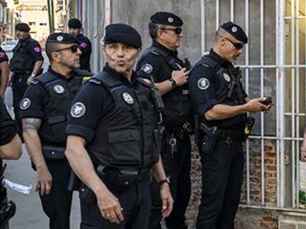 Chulo-mercenario-fascista-desahuciador-y-psicopata-policia-municipal-de-madrid
