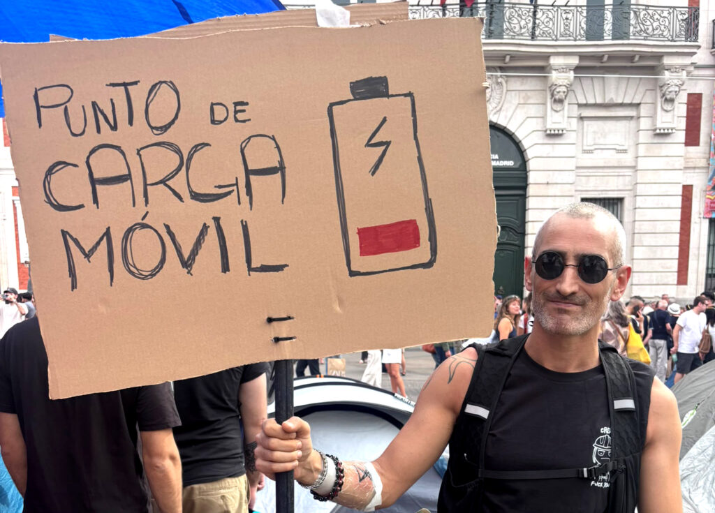 Acampada-en-plaza-del-sol-de-madrid